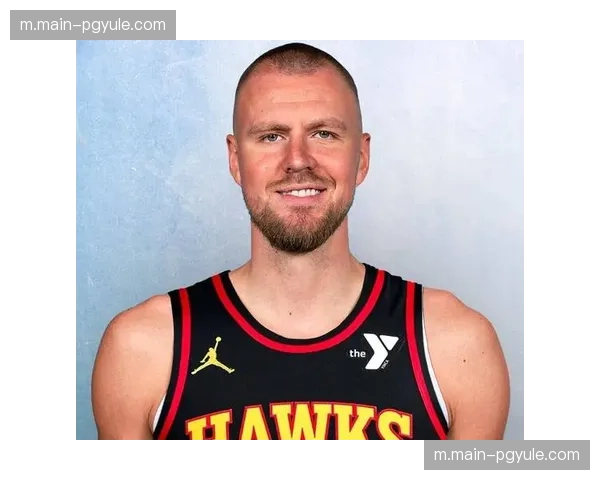 老鹰丹尼尔斯12分6篮板7助攻 组织前锋角色串联全队